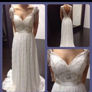 Wedding dress, Size 2, never worn